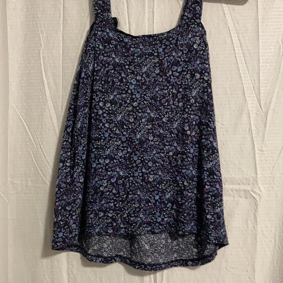 Express - Ladies Tank Top w/Ruffles - Picture 4 of 9